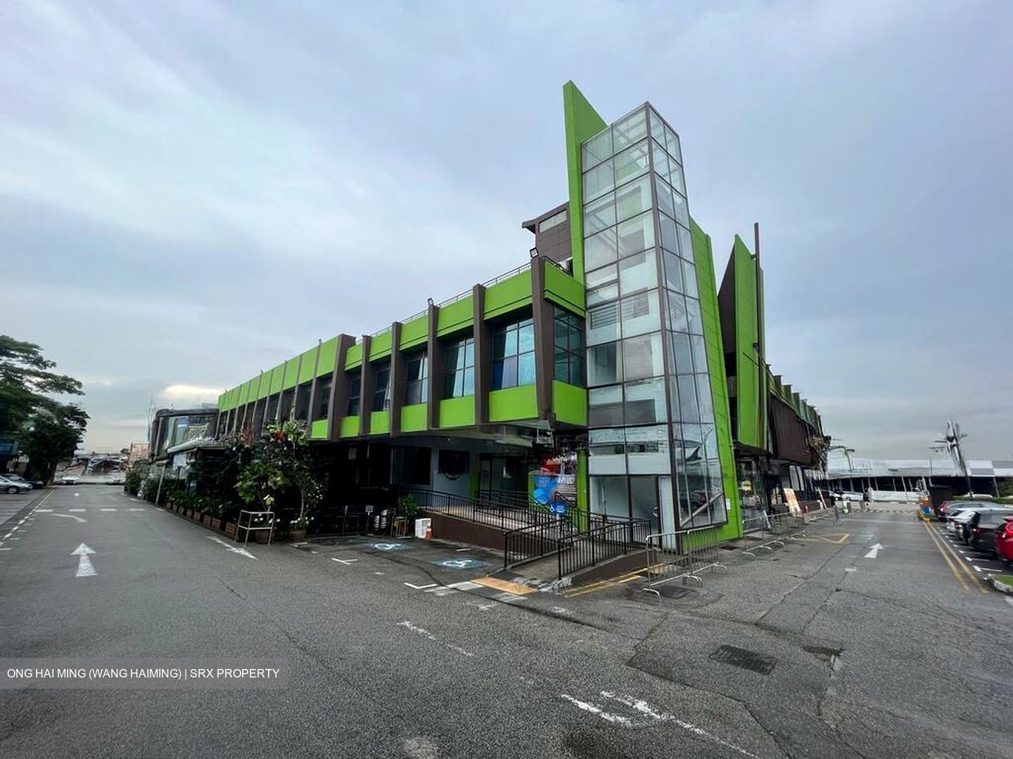 Westway (D5), Retail #518889161